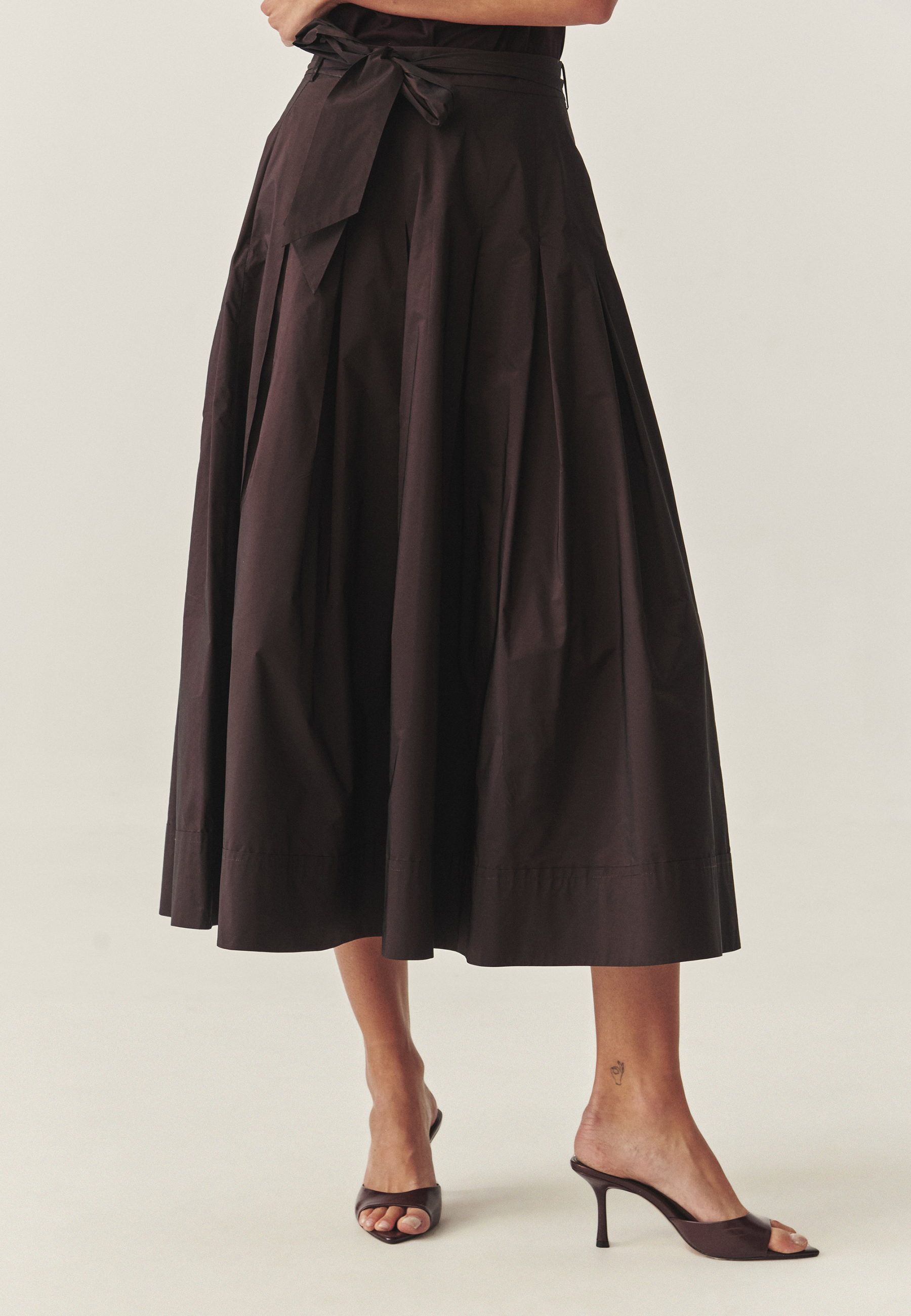 EFEKTOWNA SPÓDNICA Z PASKIEM W TALII - TAFTANI CZERWONY 2