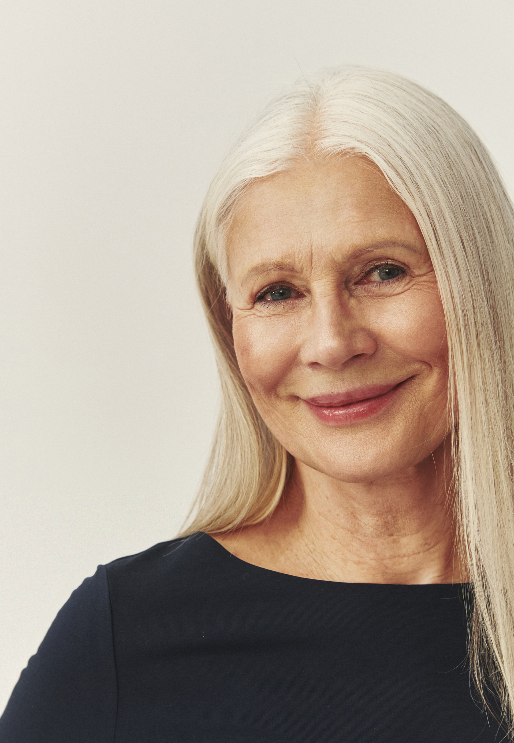 PŘILÉHAVÁ HALENKA S BAVLNOU – MIKAJA TMAVĚ MODRÁ 2