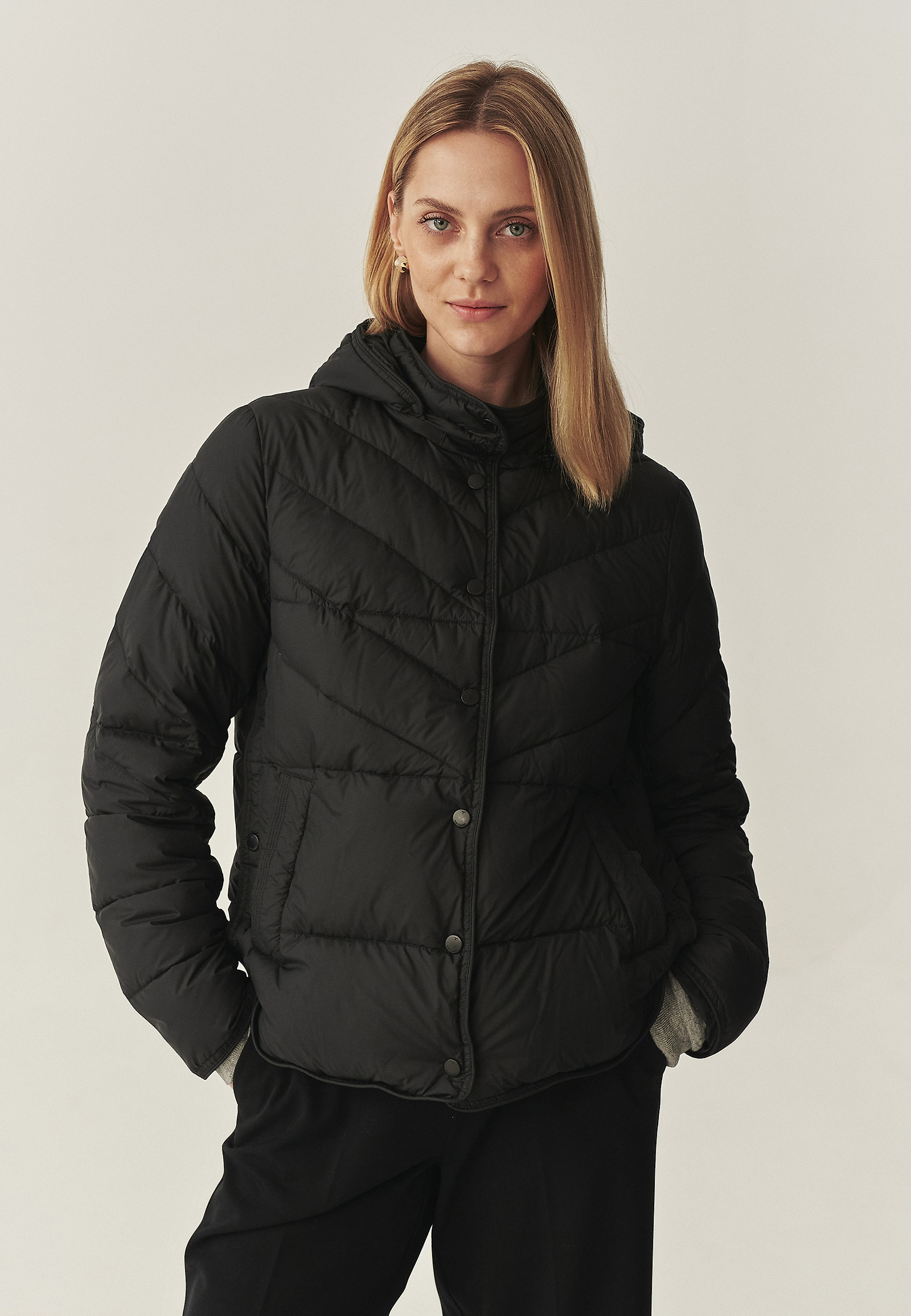 JACKET DE IARNĂ CU GLUGĂ - SAMORI JACKET DE IARNĂ CU GLUGĂ - SAMORI NEGRU 114944