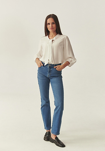 DENIMOWE SPODNIE Z PROSTĄ NOGAWKĄ - KATA 1 DENIMOWE SPODNIE Z PROSTĄ NOGAWKĄ - KATA 1