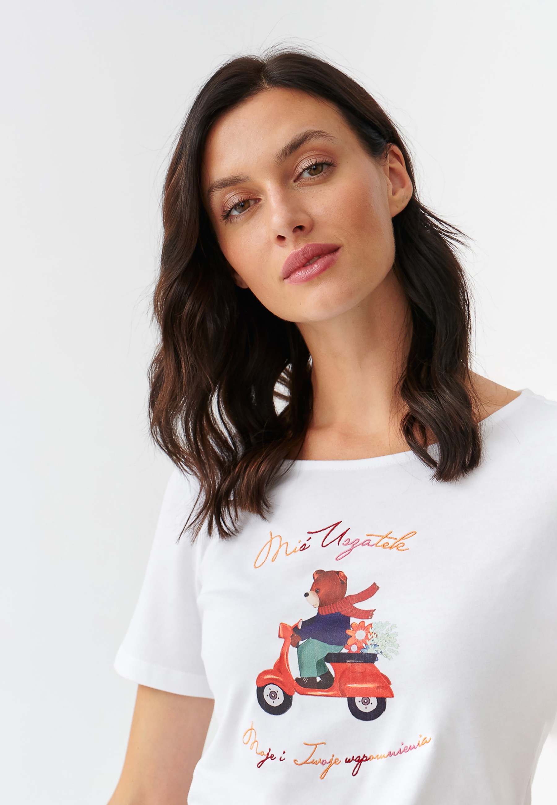 PRILAGOJENA ŽENSKA MAJICA S TEDDY MEDVEDKOM - MIKAJANA 1 BELA 2