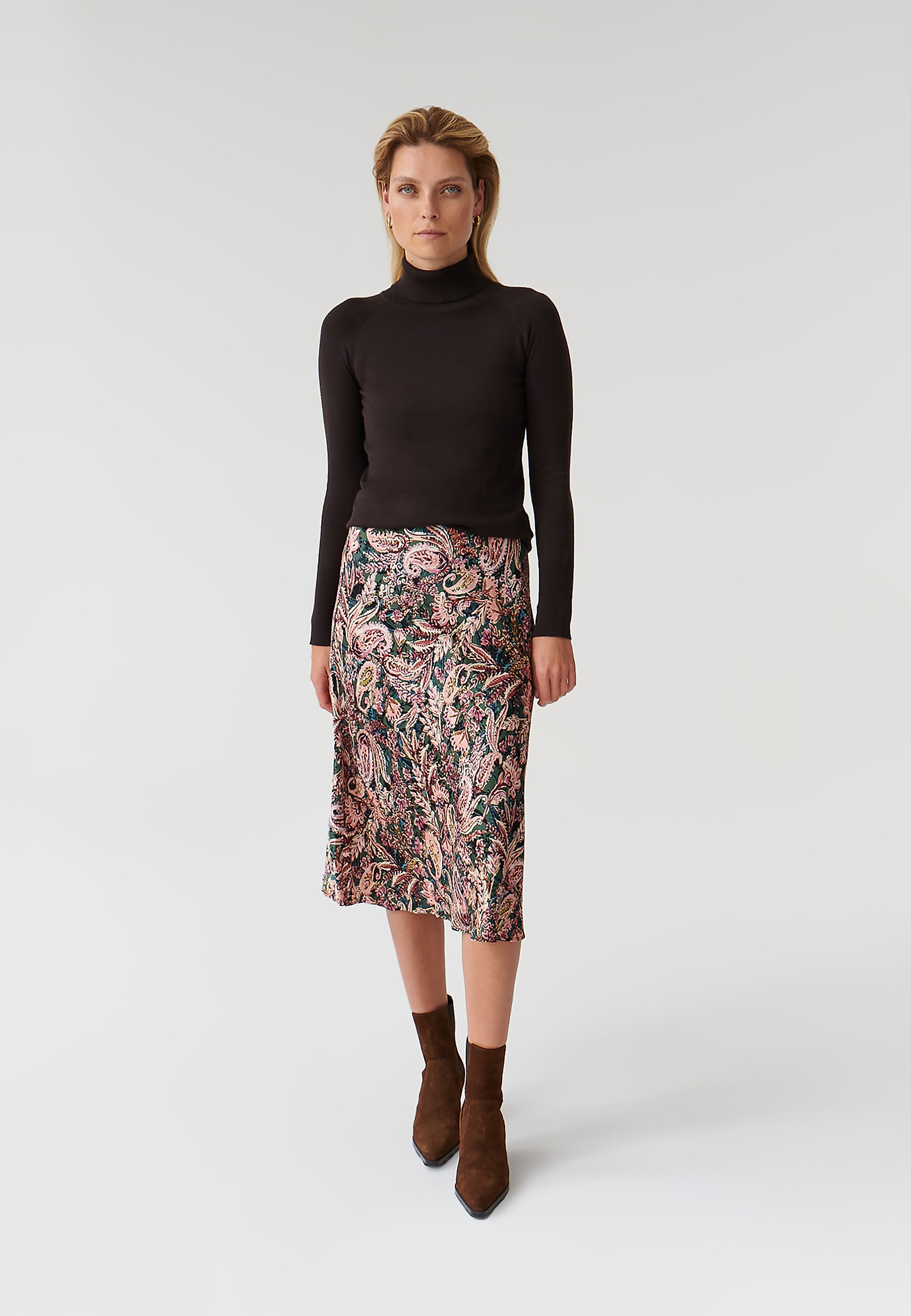LADIES’ PATTERNED SKIRT SATINI LADIES’ PATTERNED SKIRT SATINI MULTICOLOR 90573