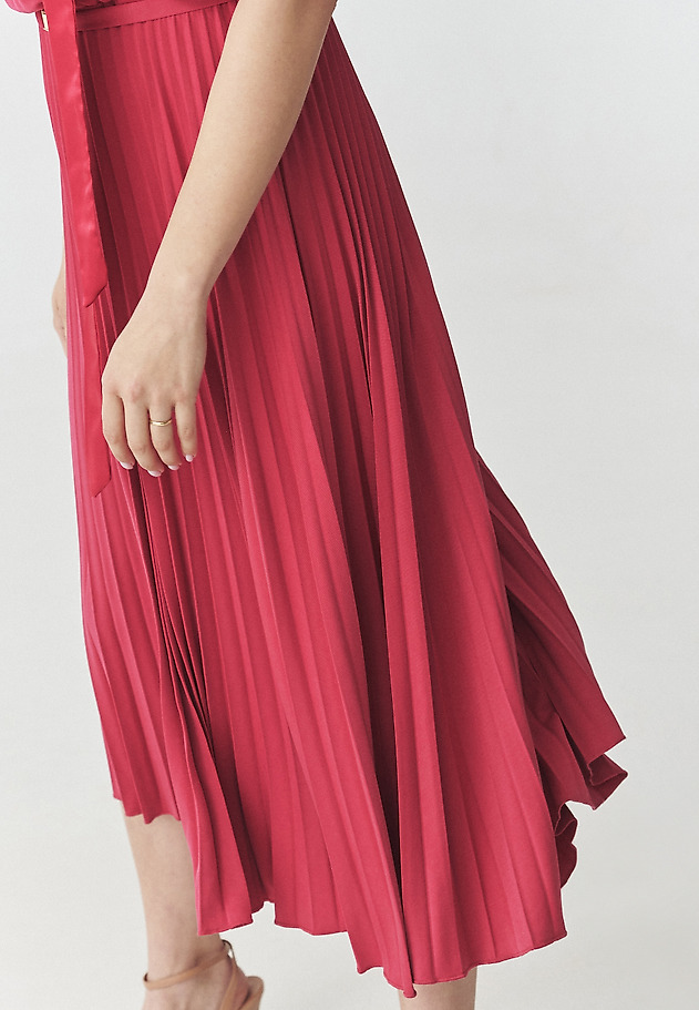 PLEATED DRESS IN FUCHSIA - GALIJA PLEATED DRESS IN FUCHSIA - GALIJA CZERWONY 5