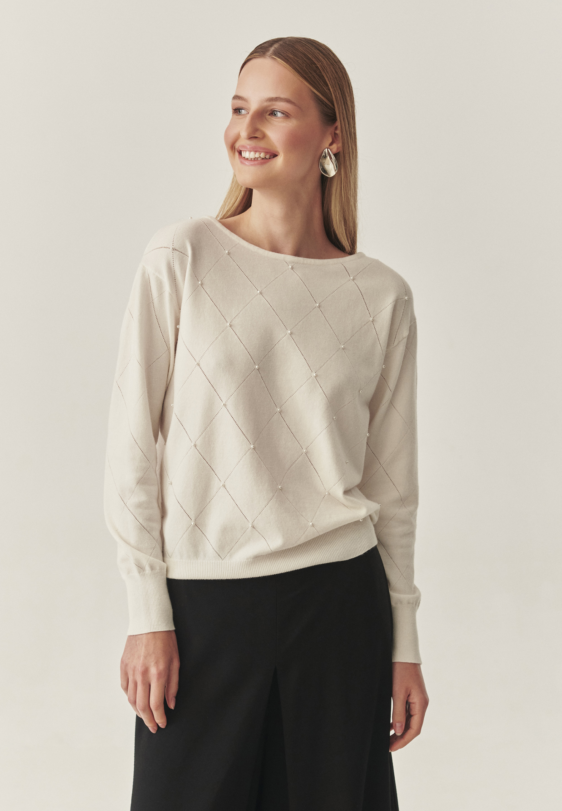 OKRASNI PULOVER Z VISKOZO - AZAKI