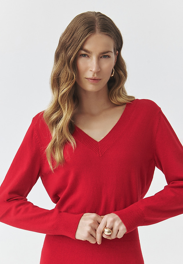 FITTED YARN MIDI DRESS — JASMINE FITTED YARN MIDI DRESS — JASMINE CZERWONY 4