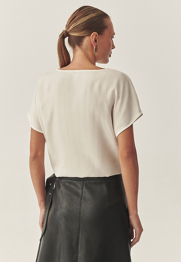 SATYNOWA BLUZKA DAMSKA Z KRÓTKIM RĘKAWEM - MEKONGA SATYNOWA BLUZKA DAMSKA Z KRÓTKIM RĘKAWEM - MEKONGA ECRU 3