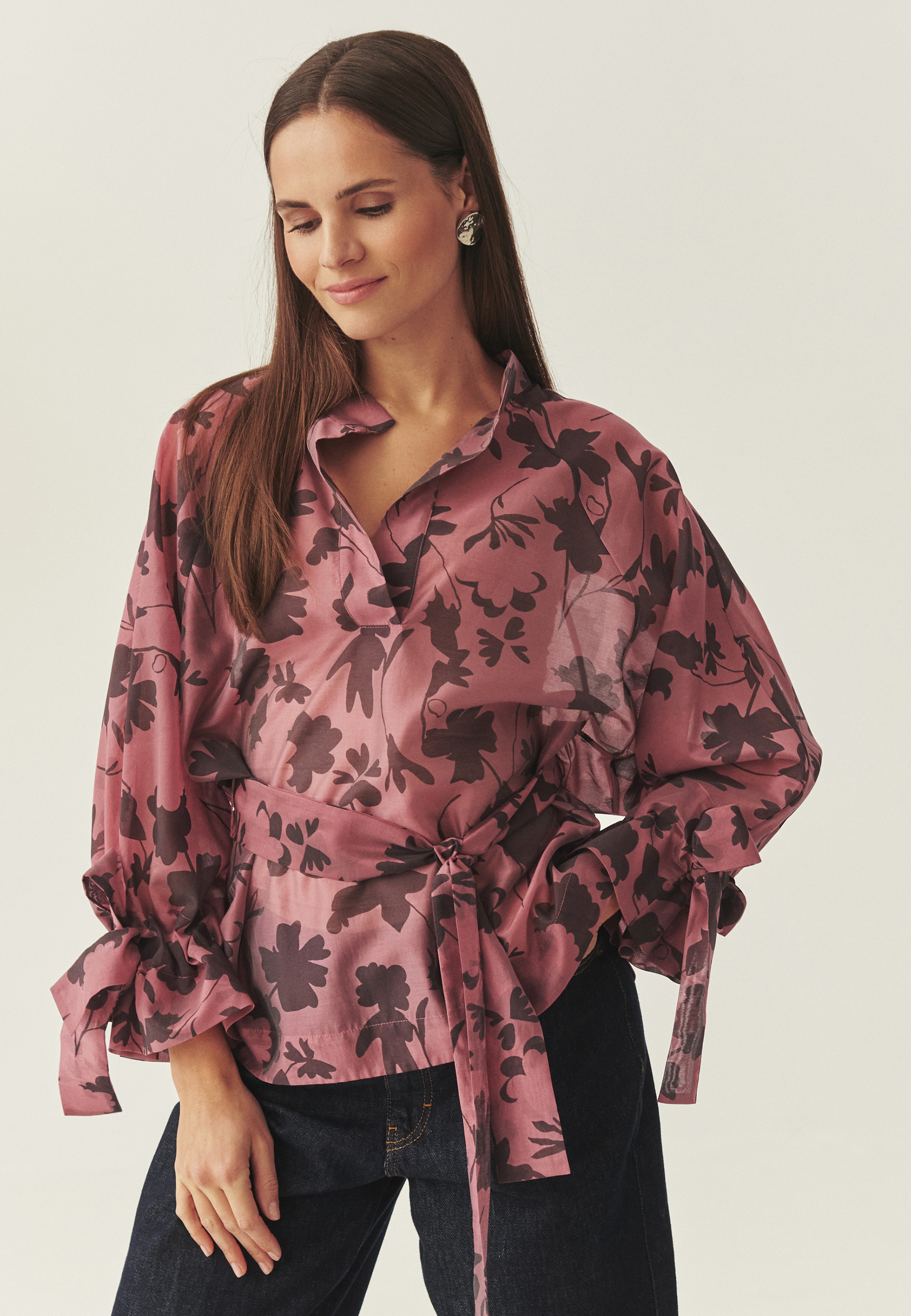 HRADECÍ KOSTKOVANÁ BLŮZA S PÁSEK - TILTA