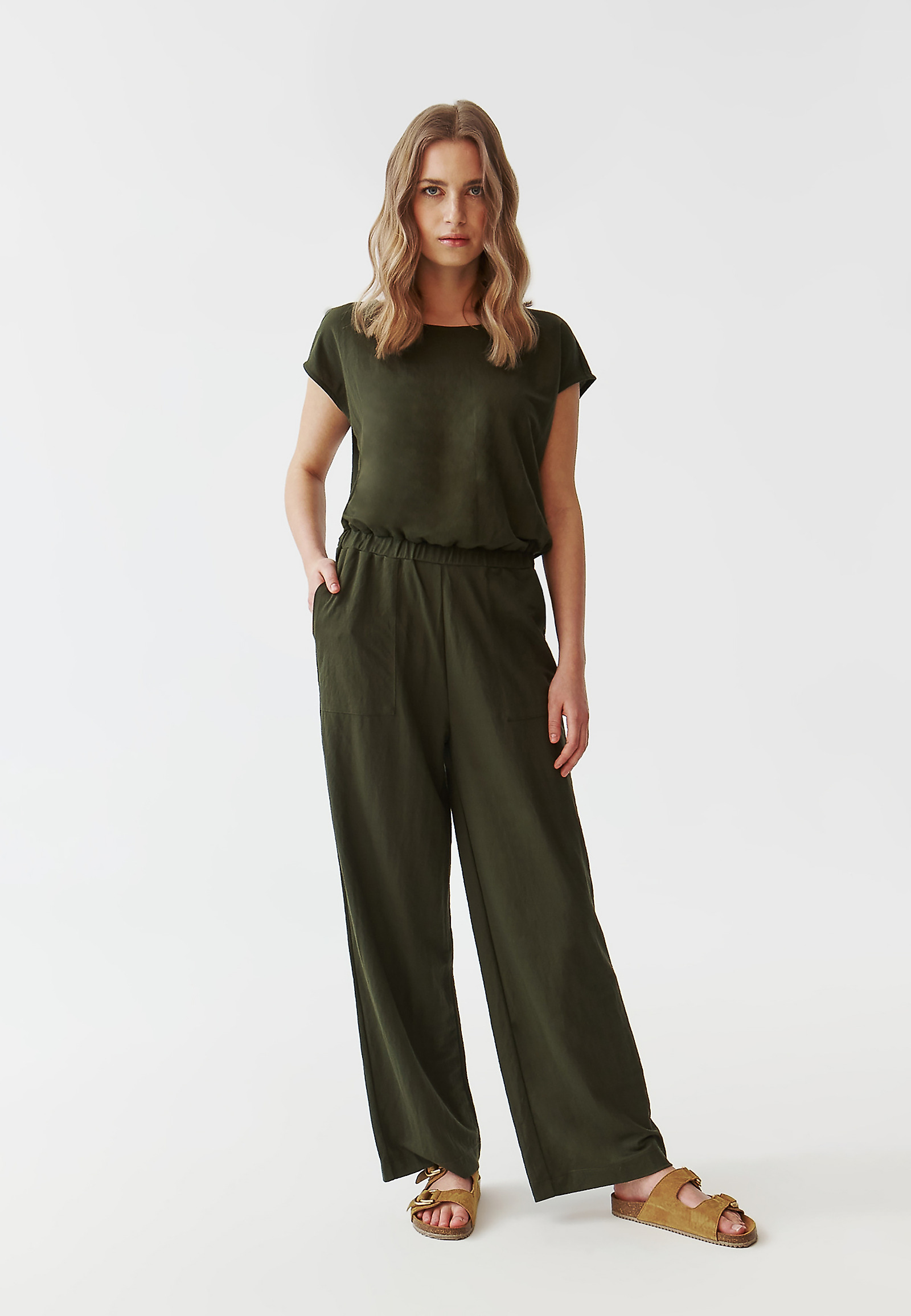 DZIANINOWY KOMBINEZON DAMSKI O SWOBODNYM KROJU - KOMBI DZIANINOWY KOMBINEZON DAMSKI O SWOBODNYM KROJU - KOMBI KHAKI 96804