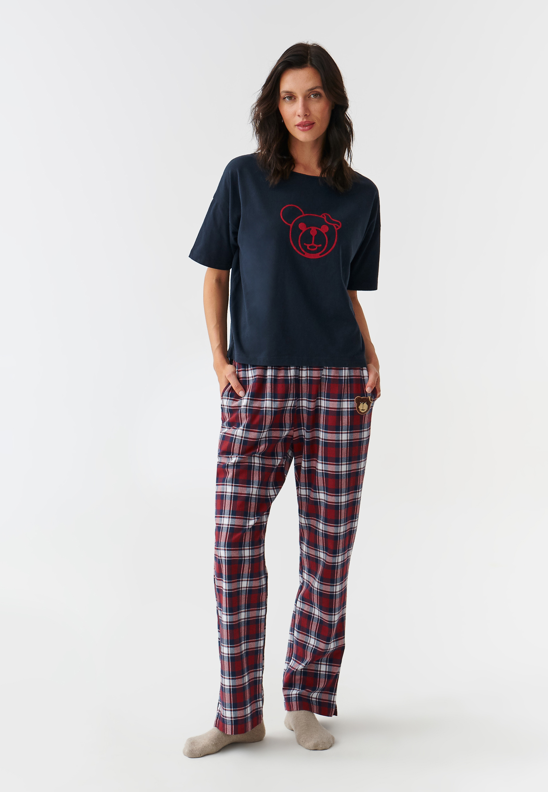 DÁMSKE LÁTKOVO-PLETENÉ PYŽAMO S MOTÍVOM MACKA UŠKA PAULA VIACFAREBNÝ 2