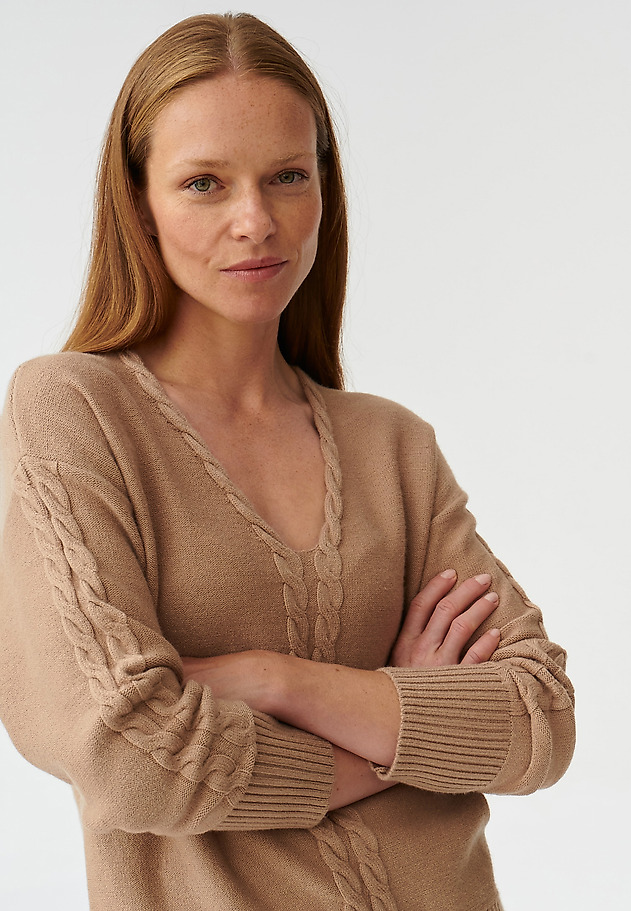 LADIES’ SWEATER WITH V-SHAPE NECKLINE POLI LADIES’ SWEATER WITH V-SHAPE NECKLINE POLI BEŻOWY 4