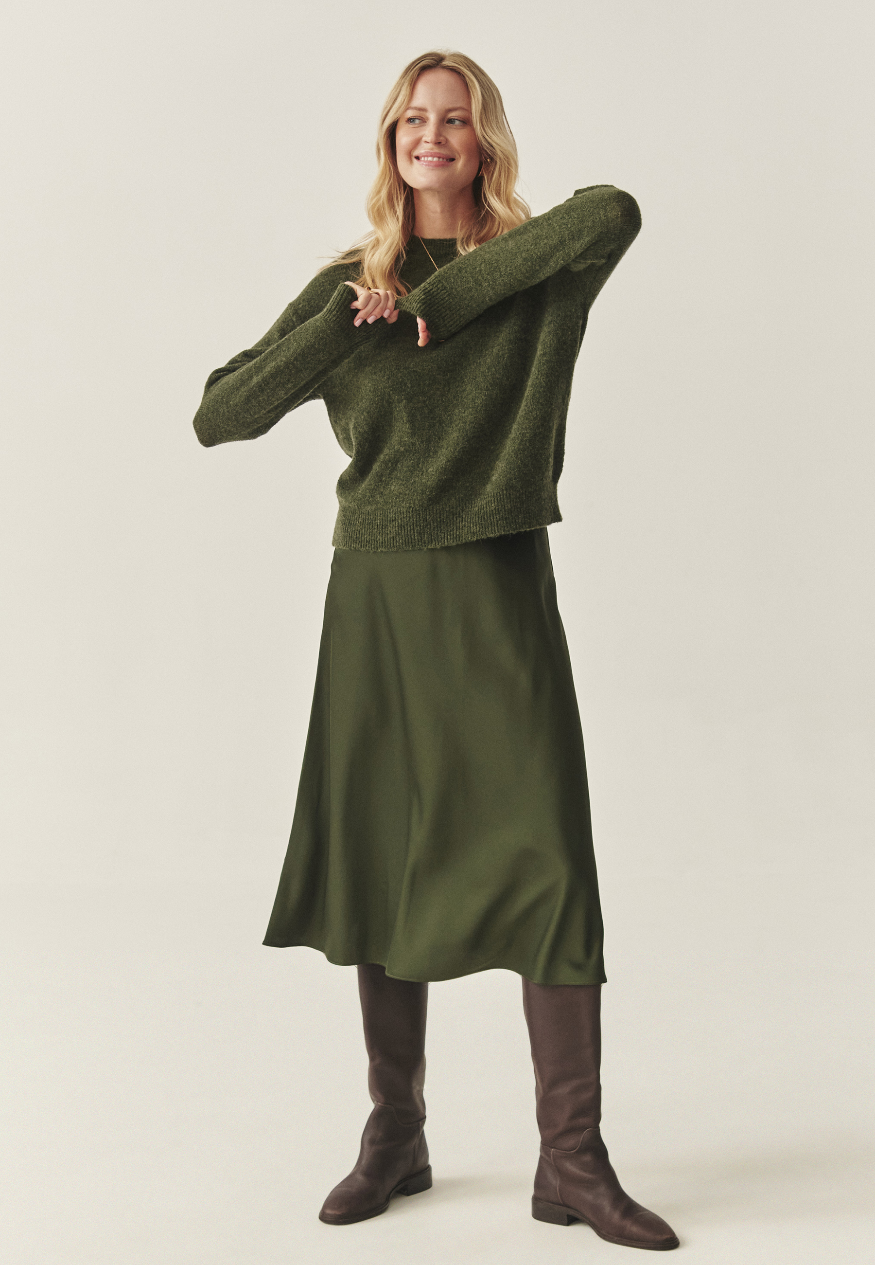 SATYNOWA SPÓDNICA MIDI - SATINI 7 ZIELONY 2