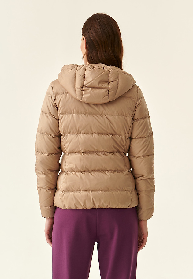 LADIES' PUFFER JACKET WITH A HOOD ULATI LADIES' PUFFER JACKET WITH A HOOD ULATI BEŻOWY 4