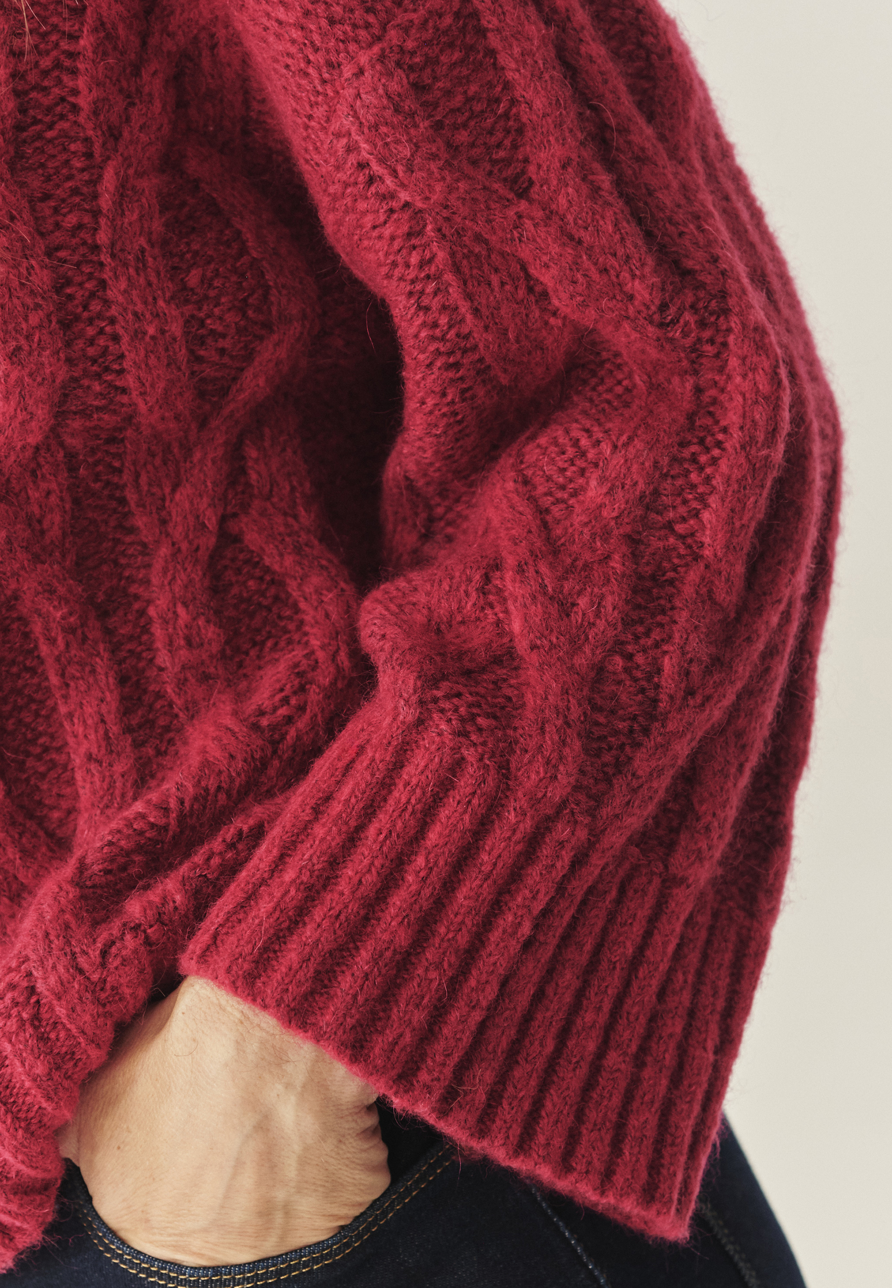 OHLAPEN PULOVER Z VOLNO IN MOHERJEM - SERVA RDEČA 2