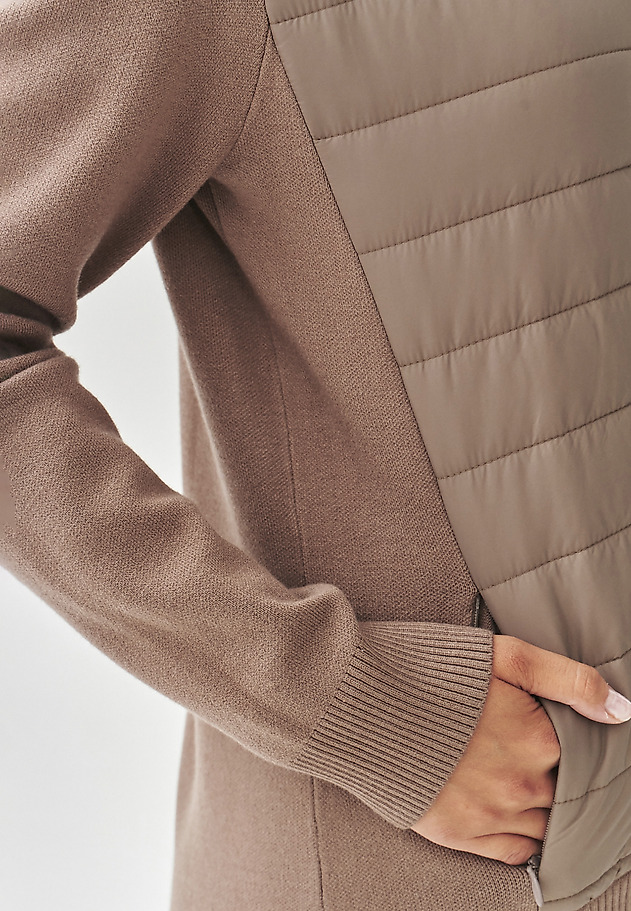 LADIES' JUMPER WITH QUILTED FRONT - KADEKO 1 LADIES' JUMPER WITH QUILTED FRONT - KADEKO 1 BEŻOWY 6