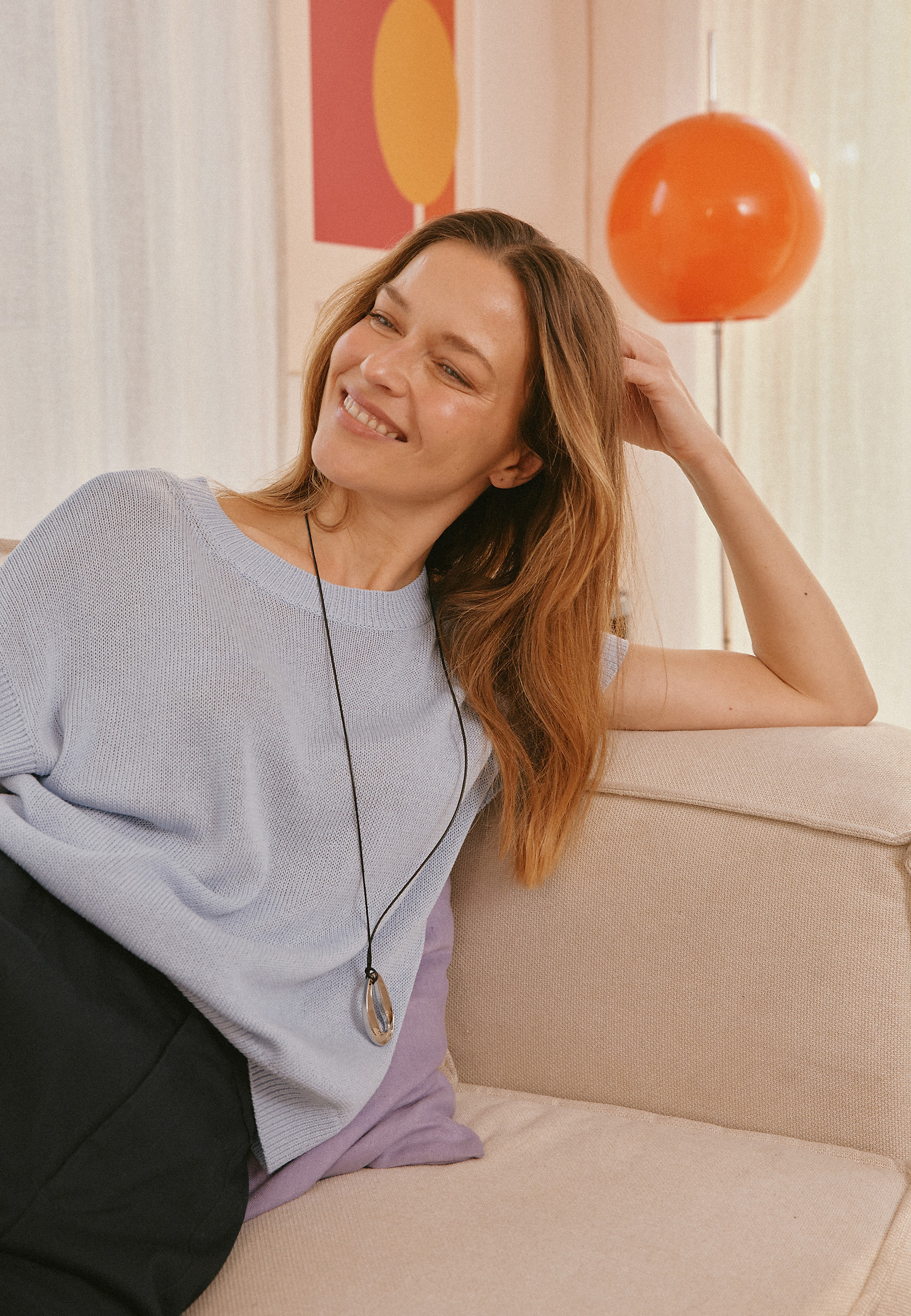 VOLNÝ SVETR S LYOCELLEM A LNEM — LIMI VOLNÝ SVETR S LYOCELLEM A LNEM — LIMI MODRÁ 108777