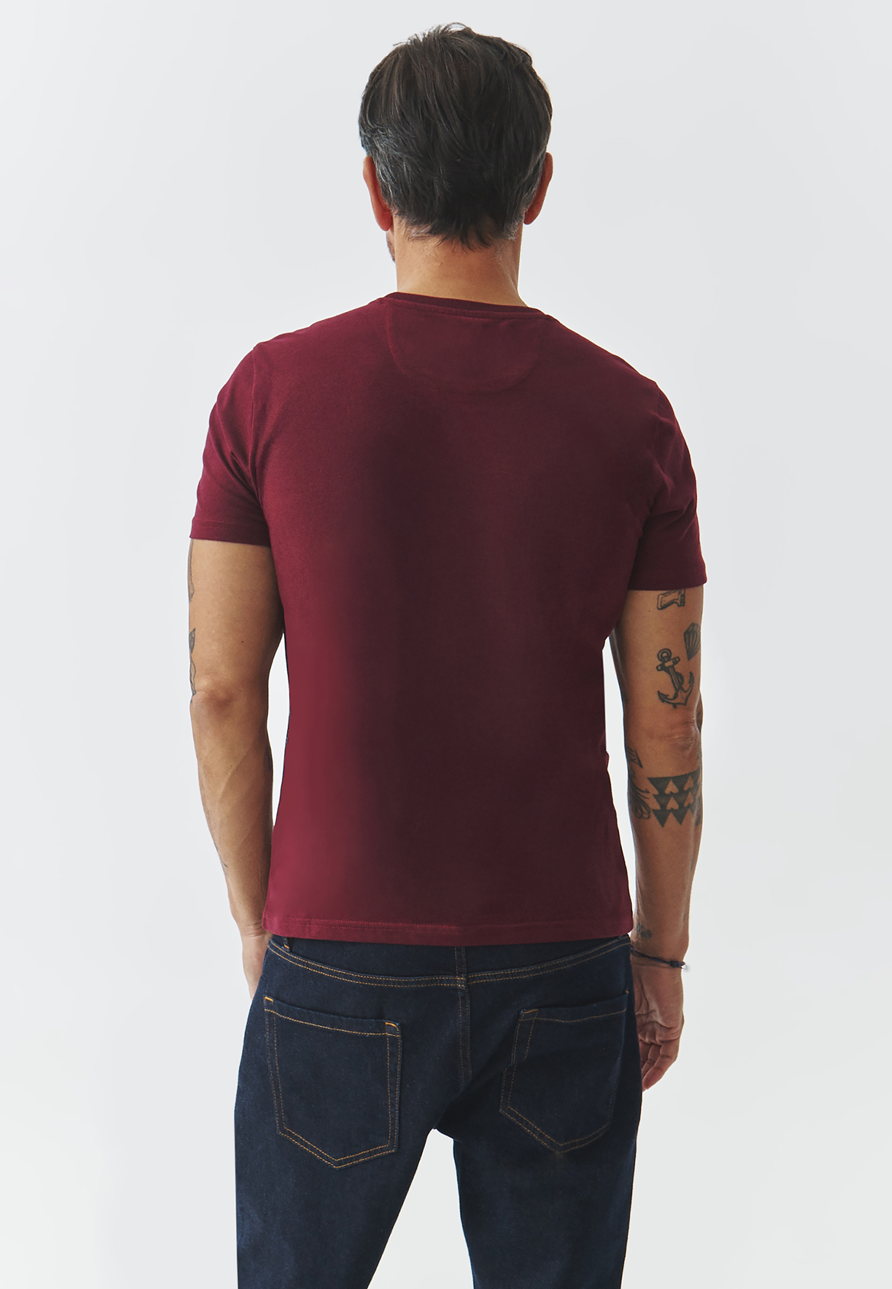 BAWEŁNIANY T-SHIRT MĘSKI Z NADRUKIEM — CHRIS CZERWONY 2