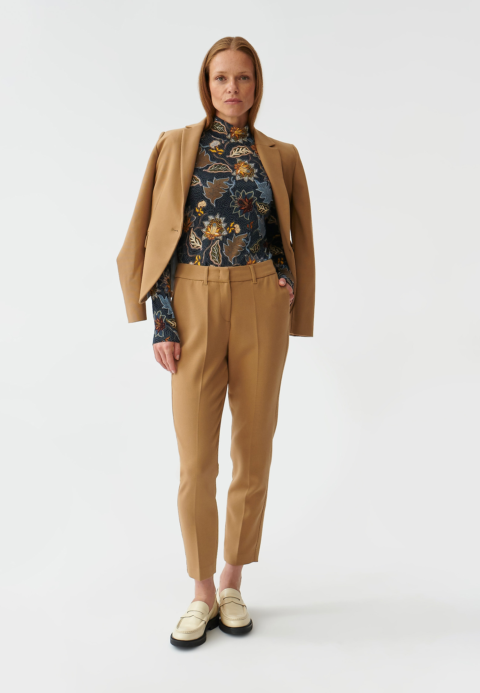 WZORZYSTA DZIANINOWA BLUZKA DAMSKA Z PÓŁGOLFEM LEMIKI WZORZYSTA DZIANINOWA BLUZKA DAMSKA Z PÓŁGOLFEM LEMIKI MULTIKOLOR 90927