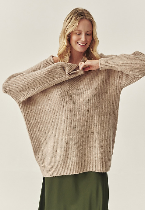LADIES' OVERSIZE JUMPER WITH A CREW NECKLINE — ONYX BEIGE 2