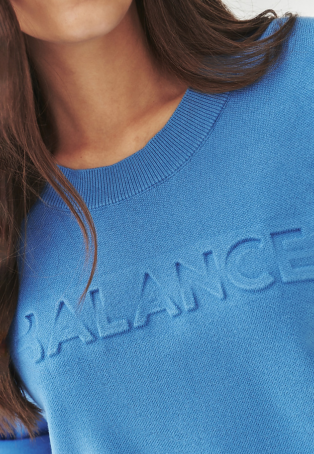 LADIES' SWEATER WITH A ROUND NECKLINE - BALAMI 1 LADIES' SWEATER WITH A ROUND NECKLINE - BALAMI 1 NIEBIESKI 4