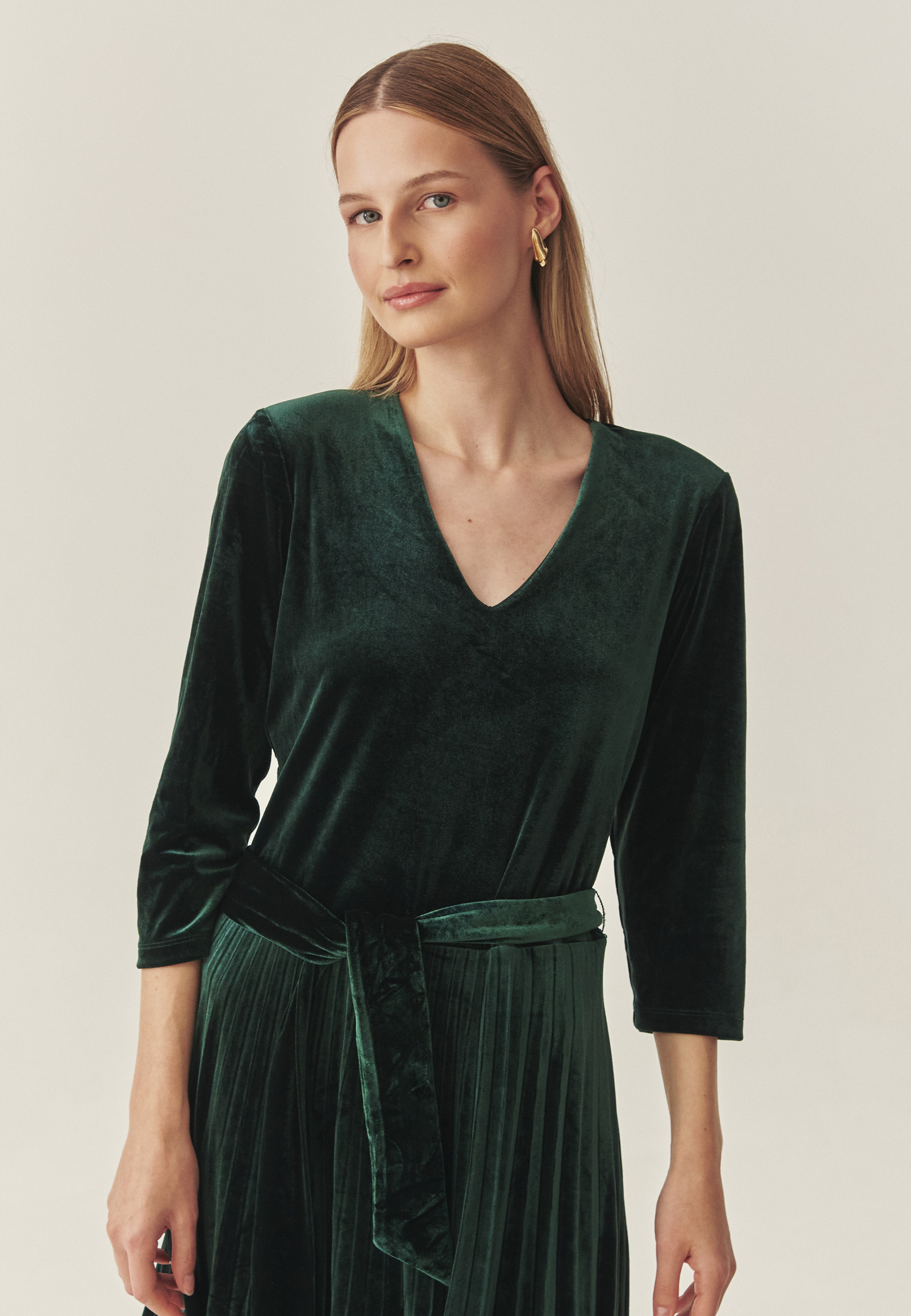 ROCHIE TRICOTATĂ, CU PARTEA INFERIOARĂ EVAZATĂ, CU PLISEURI — ANIKAMI VERDE 2