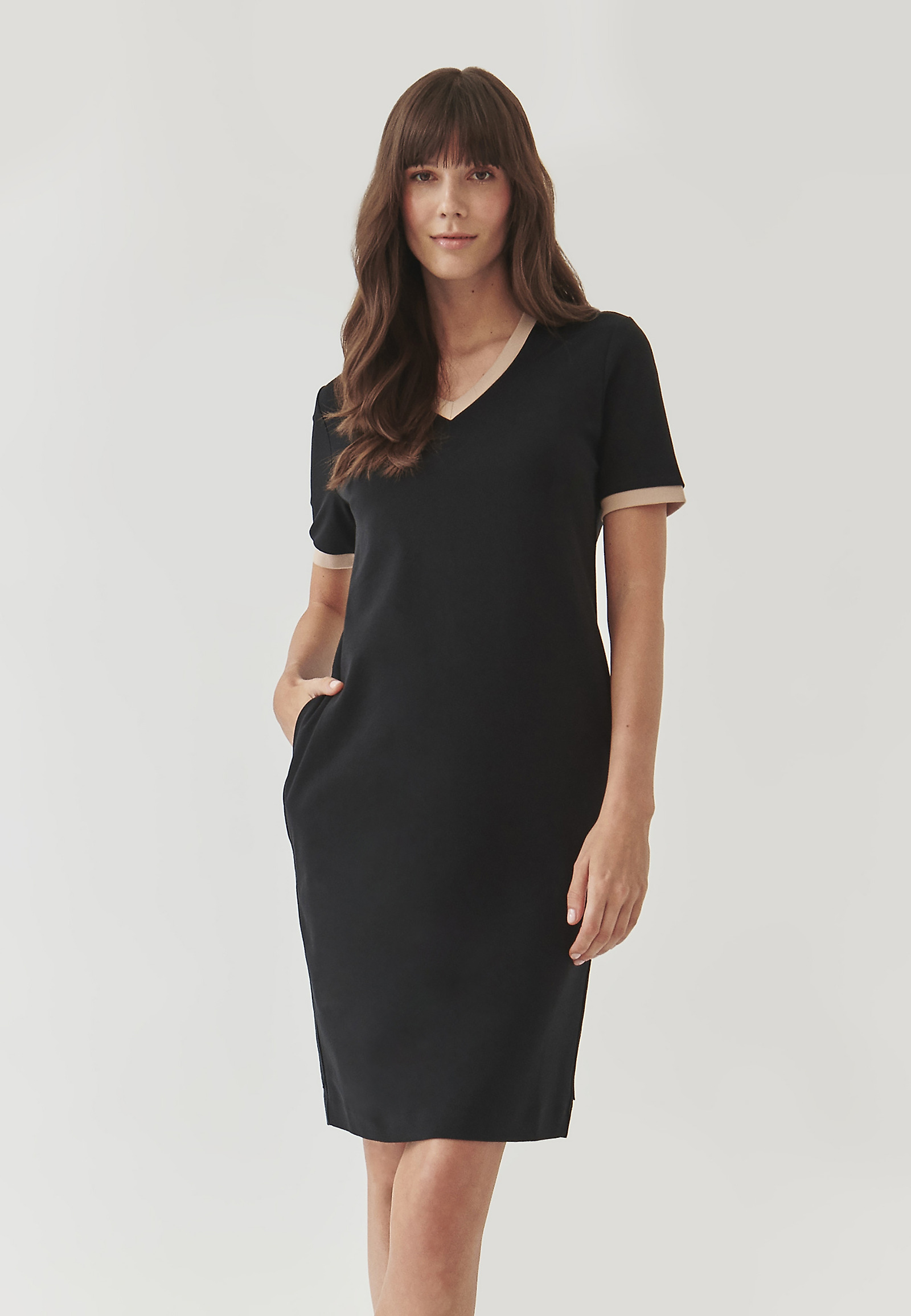 LADIES’ KNIT DRESS WITH SHORT SLEEVES - ELNA LADIES’ KNIT DRESS WITH SHORT SLEEVES - ELNA BLACK 106368