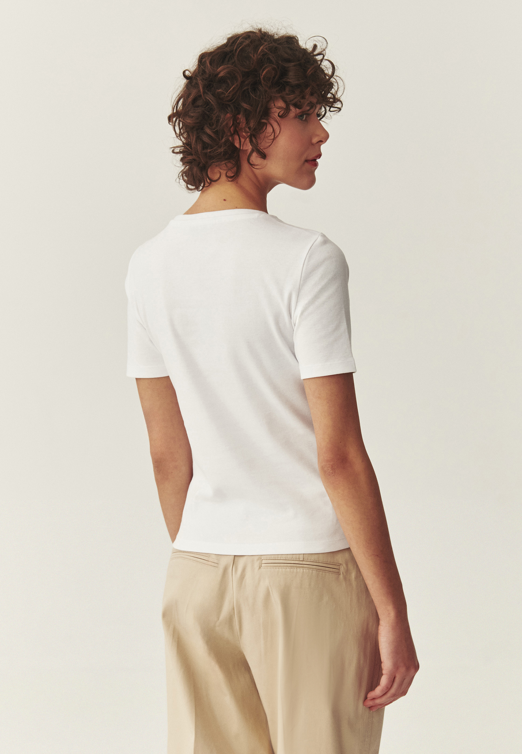 BAVLNENÉ TRIČKO S KRÁTKYMI RUKÁVMI - KIRI BIELA 2