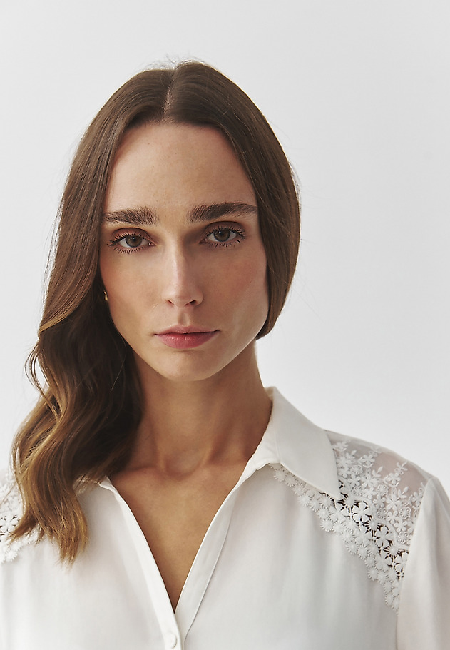 LADIES' WOVEN SHIRT WITH LACE INSERT — STEVIE LADIES' WOVEN SHIRT WITH LACE INSERT — STEVIE ECRU 4