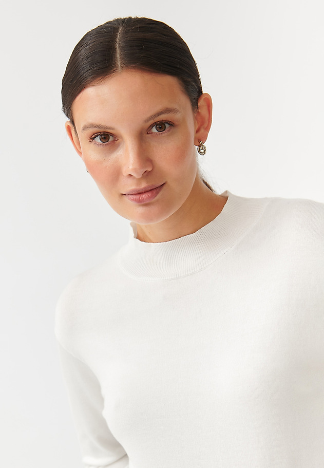 UNIVERZÁLNÍ DÁMSKÝ SVETR S POLOROLÁKEM NAWIKO 1 UNIVERZÁLNÍ DÁMSKÝ SVETR S POLOROLÁKEM NAWIKO 1 ECRU 1