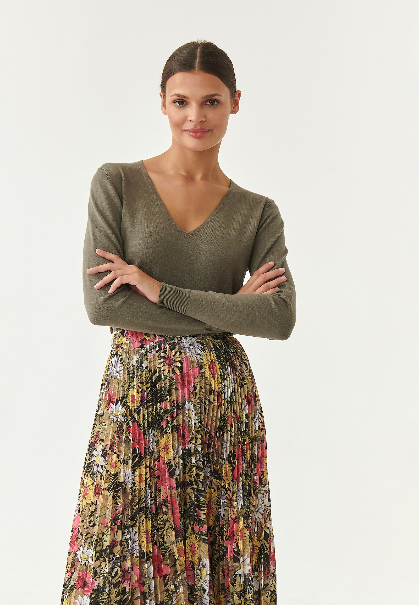 KLASYCZNY SWETER DAMSKI TESSA KLASYCZNY SWETER DAMSKI TESSA KHAKI 81271