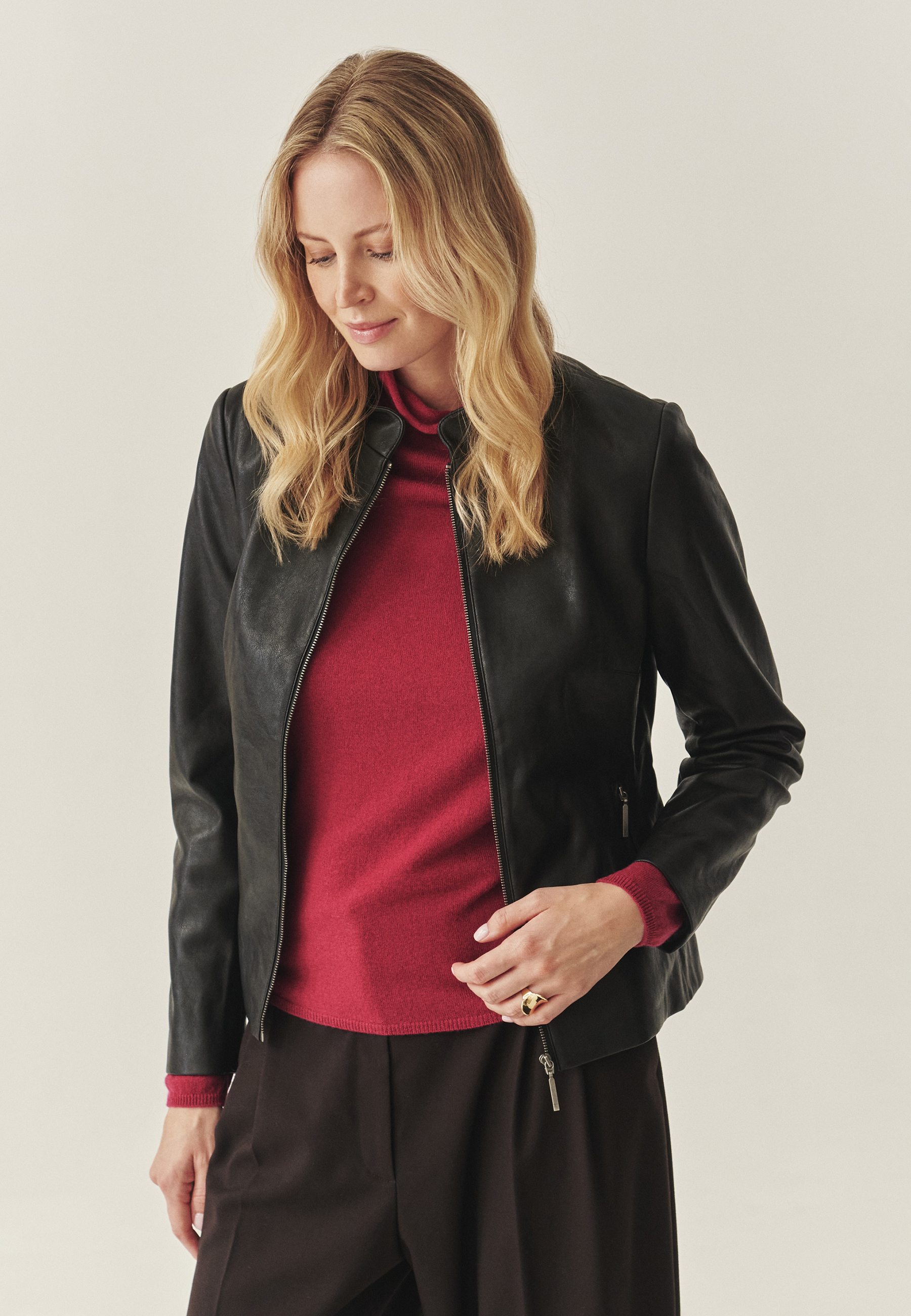 GEACĂ DE DAMĂ, DIN TRICOT, CARE IMITĂ PIELEA - BAMI NEGRU 2