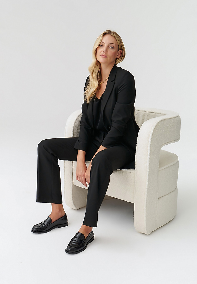 LONG FITTED LADIES’ BLAZER AREMA LONG FITTED LADIES’ BLAZER AREMA CZARNY 8