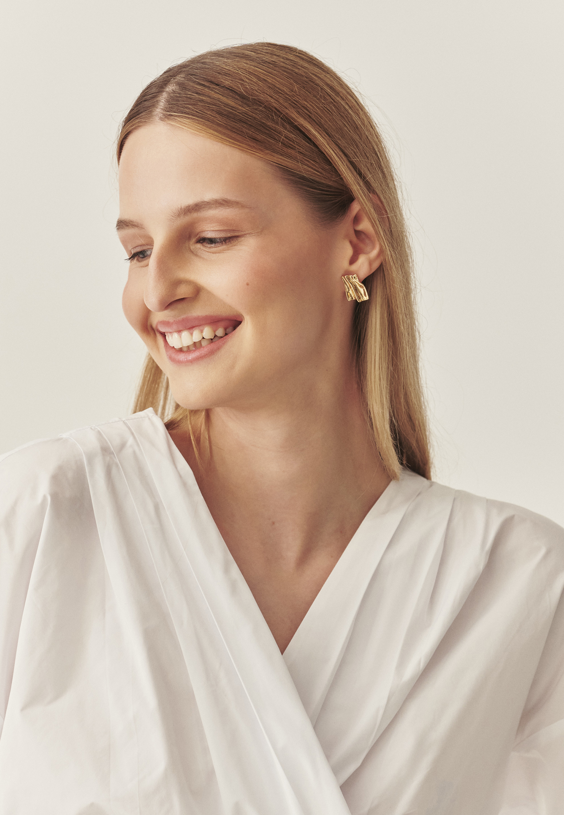 LADIES' WOVEN BLOUSE WITH A WIDE WAIST TIE BELT—KORKO WHITE 2