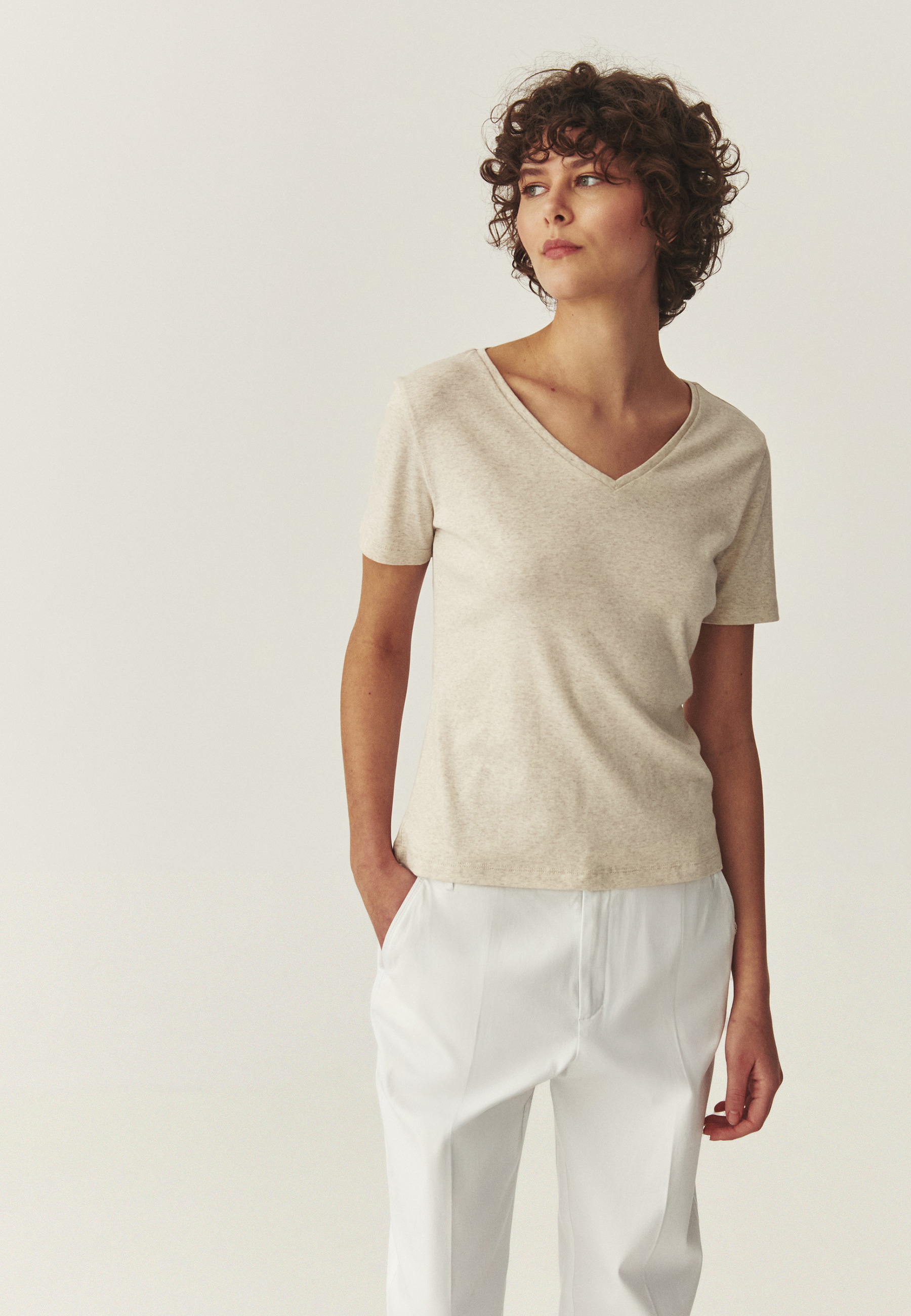 PŘILÉHAVÉ BAVLNĚNÉ TRIČKO – FINI