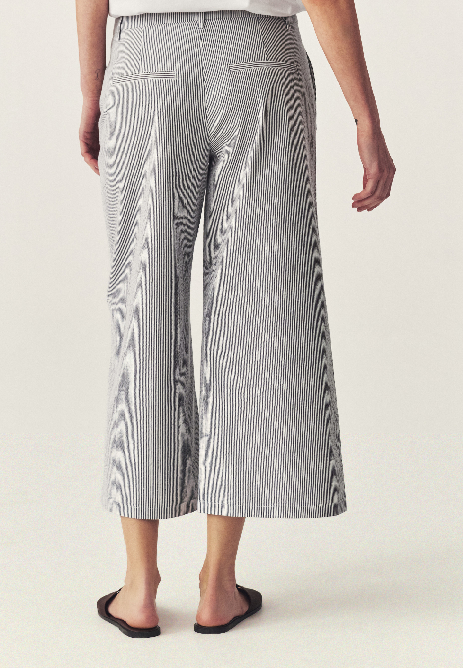 LÁTKOVÉ NOHAVICE SO ŠIROKOU NOHAVICOU – NAKO 1