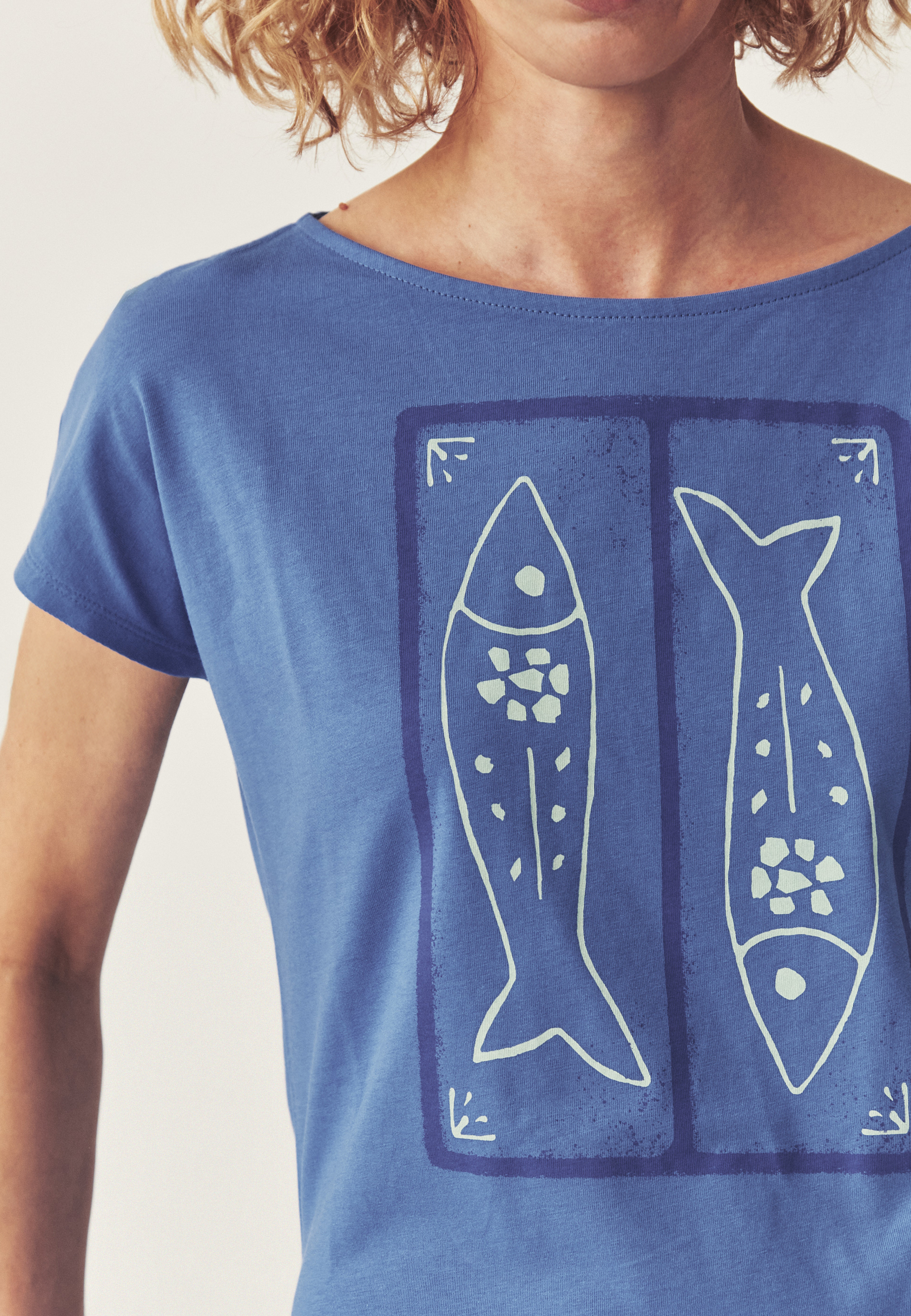 BAWEŁNIANY T-SHIRT Z NADRUKIEM - MANDENO 2 NIEBIESKI 2