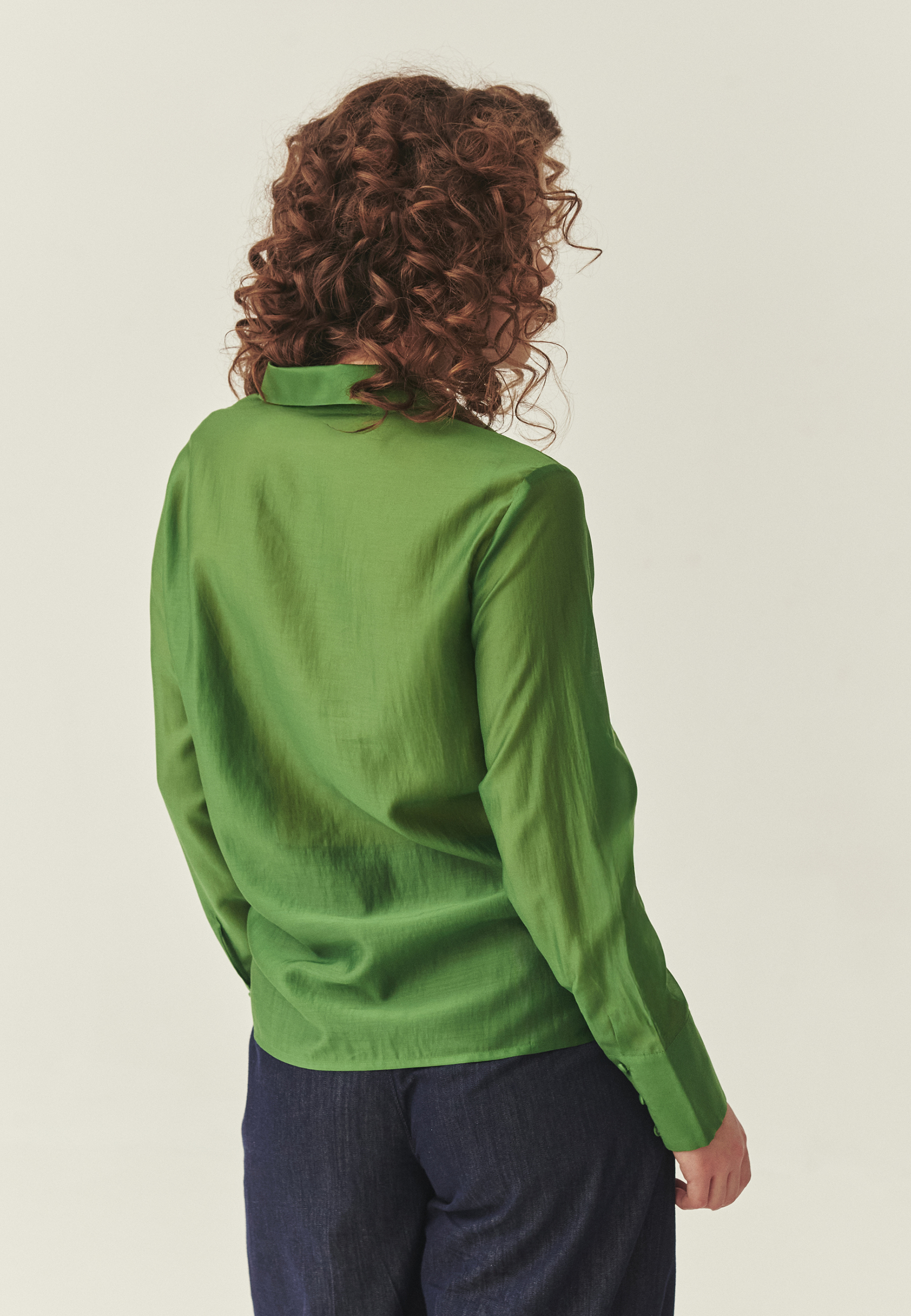 ELEGANCKA KOSZULA Z LYOCELLEM TENCEL™ - BERRA ZIELONY 2