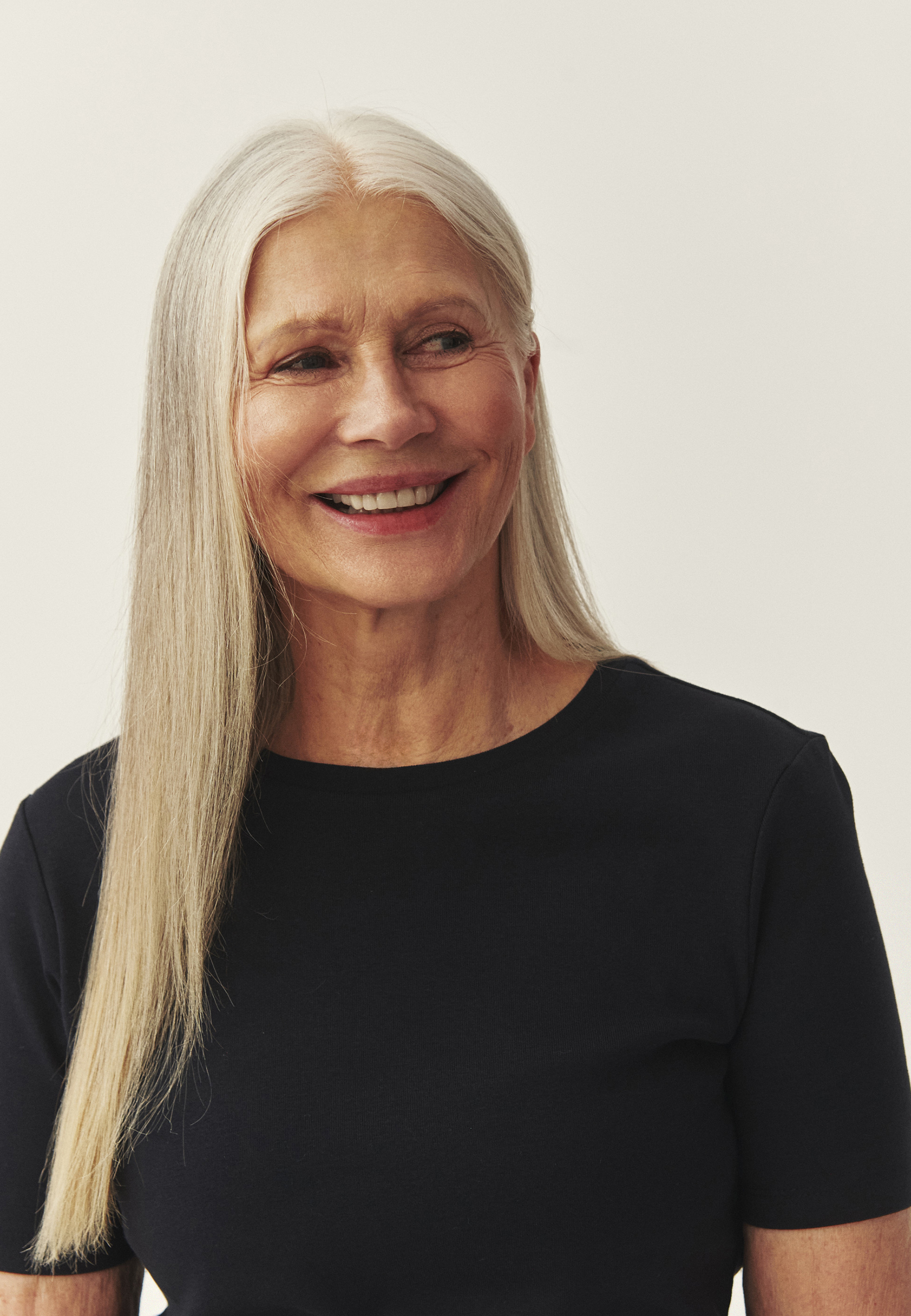 BAVLNENÉ TRIČKO S KRÁTKYMI RUKÁVMI - KIRI NÁMORNÍCKA MODRÁ 2