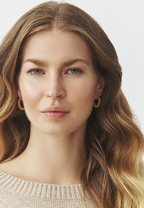 ELEGANT CIRCLE EARRINGS IN GOLD — SPEADS ELEGANT CIRCLE EARRINGS IN GOLD — SPEADS