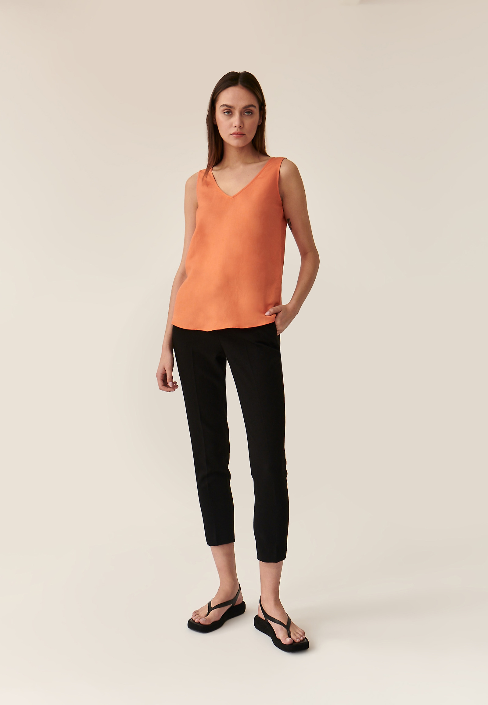 ŽENSKA BLUZA BREZ ROKAVOV AMAIA ŽENSKA BLUZA BREZ ROKAVOV AMAIA ORANŽNA 88771