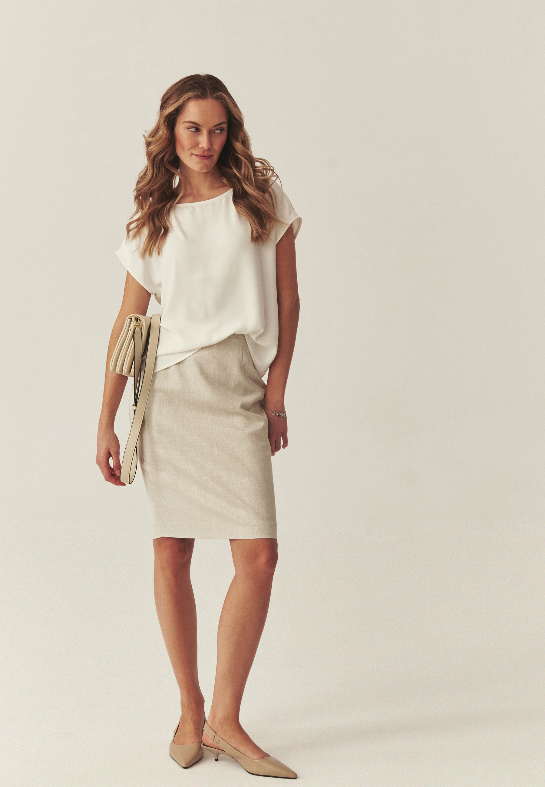 CERUZKOVÁ SUKŇA S LESKOM – MONITA BÉŽOVÁ 2