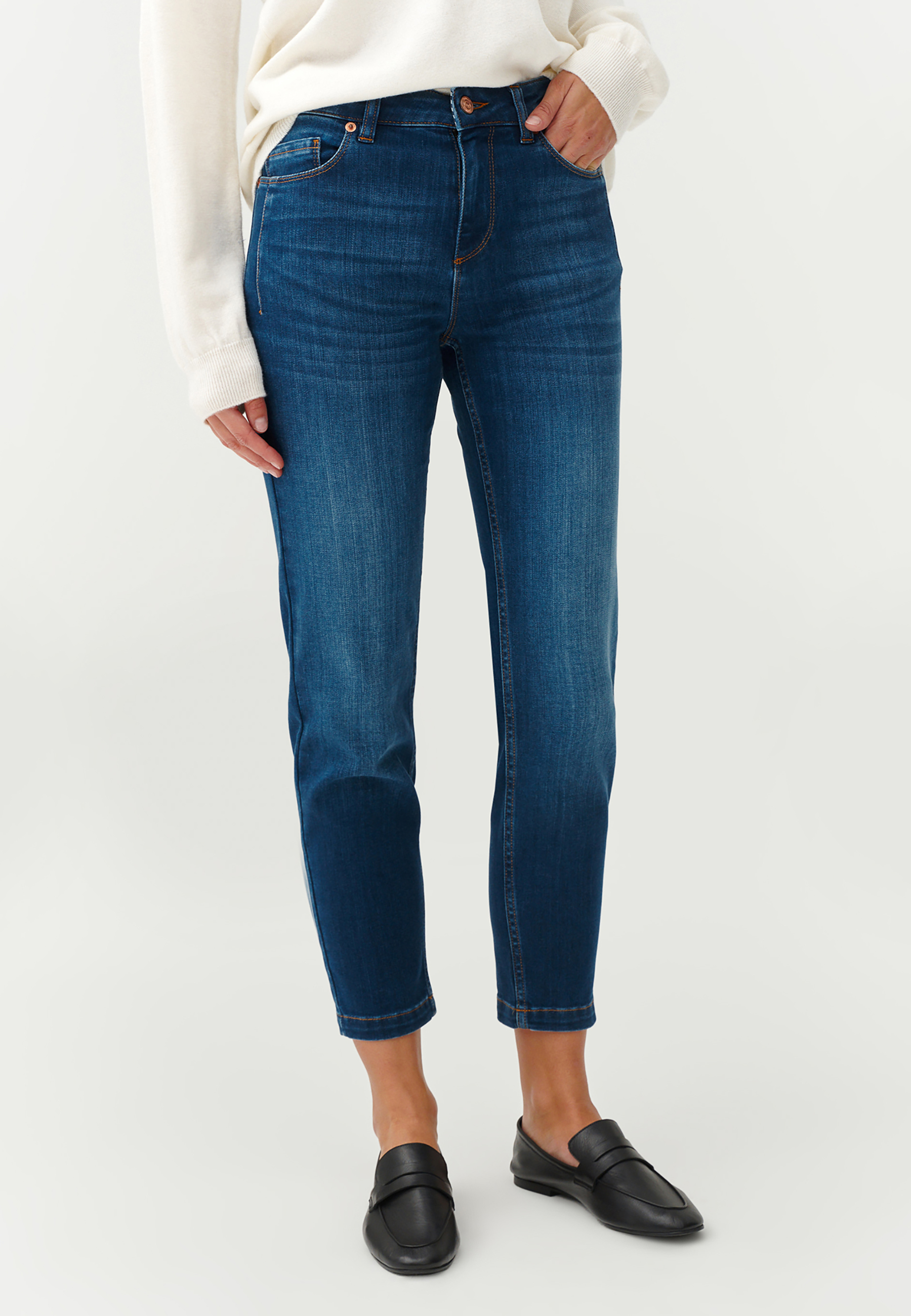 PANTALONI MULAȚI DE DAMĂ, DIN DENIM, CU CUSĂTURI DECORATIVE - SARO 1