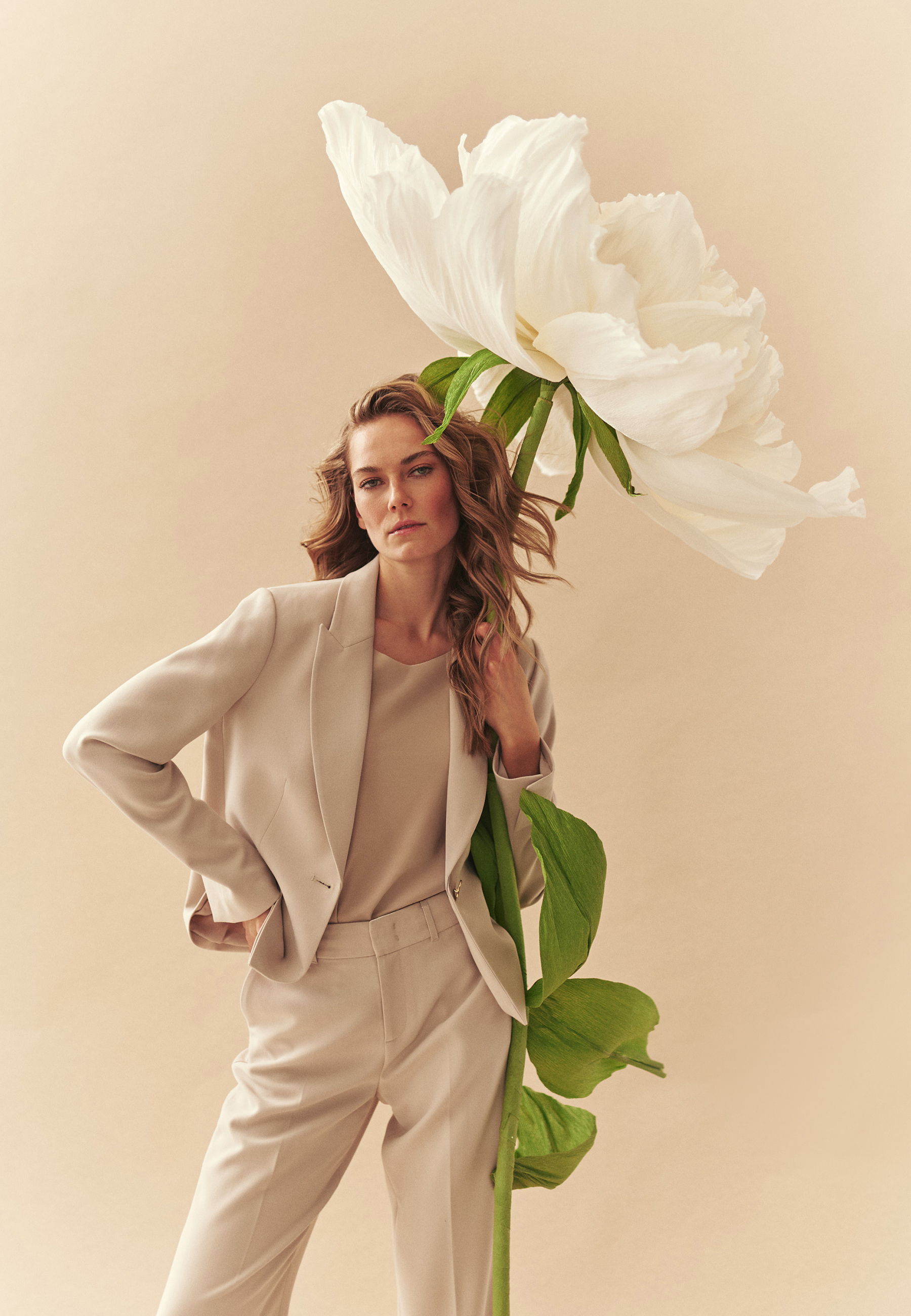 KRÁTKE SAKO S OZDOBNÝM GOMBÍKOM – MERTE