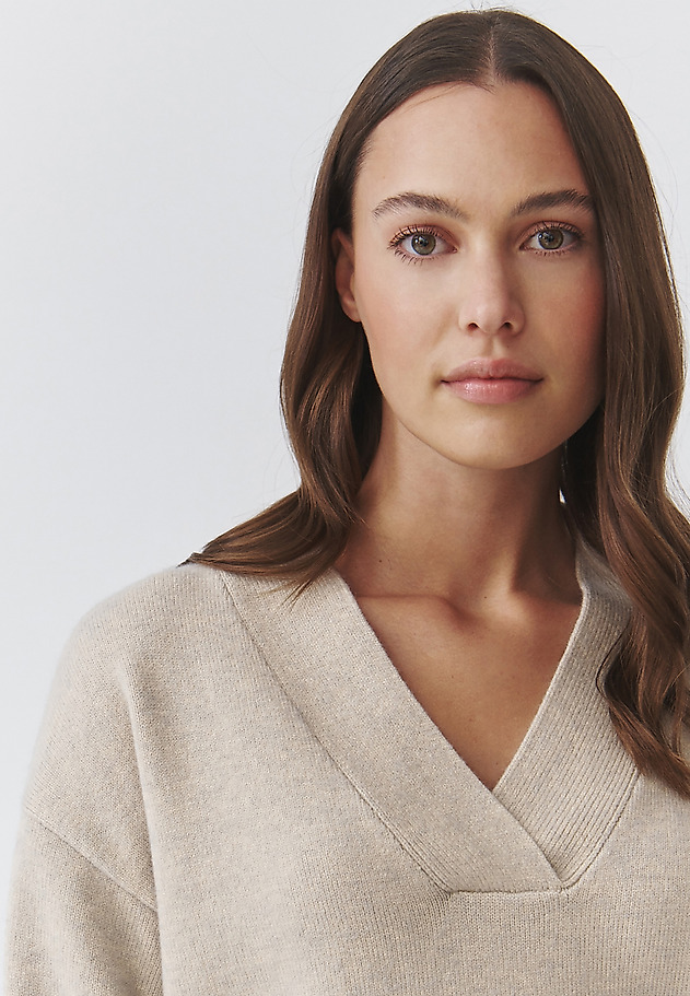 TIMELESS LADIES' JUMPER WITH WIDE SLEEVES — MIU TIMELESS LADIES' JUMPER WITH WIDE SLEEVES — MIU BEŻOWY 4