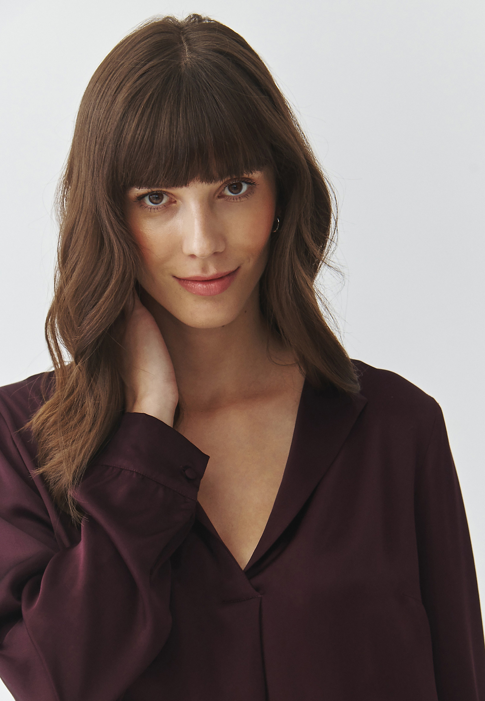 BLUZA IZ BLAGA S SATENASTO OBROBO - MERYL BLUZA IZ BLAGA S SATENASTO OBROBO - MERYL VIJOLIČNA 101699