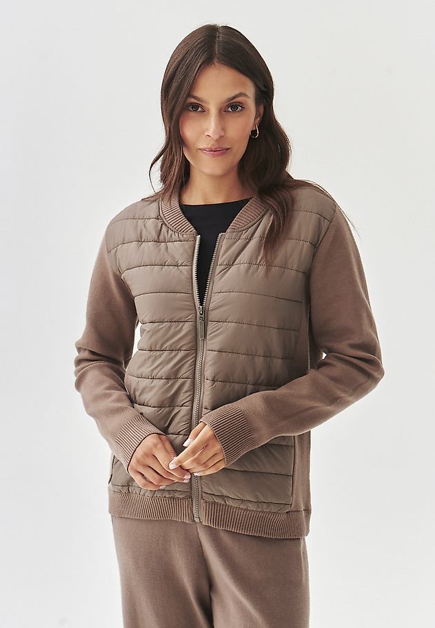 LADIES' JUMPER WITH QUILTED FRONT - KADEKO 1 LADIES' JUMPER WITH QUILTED FRONT - KADEKO 1 BEŻOWY 3