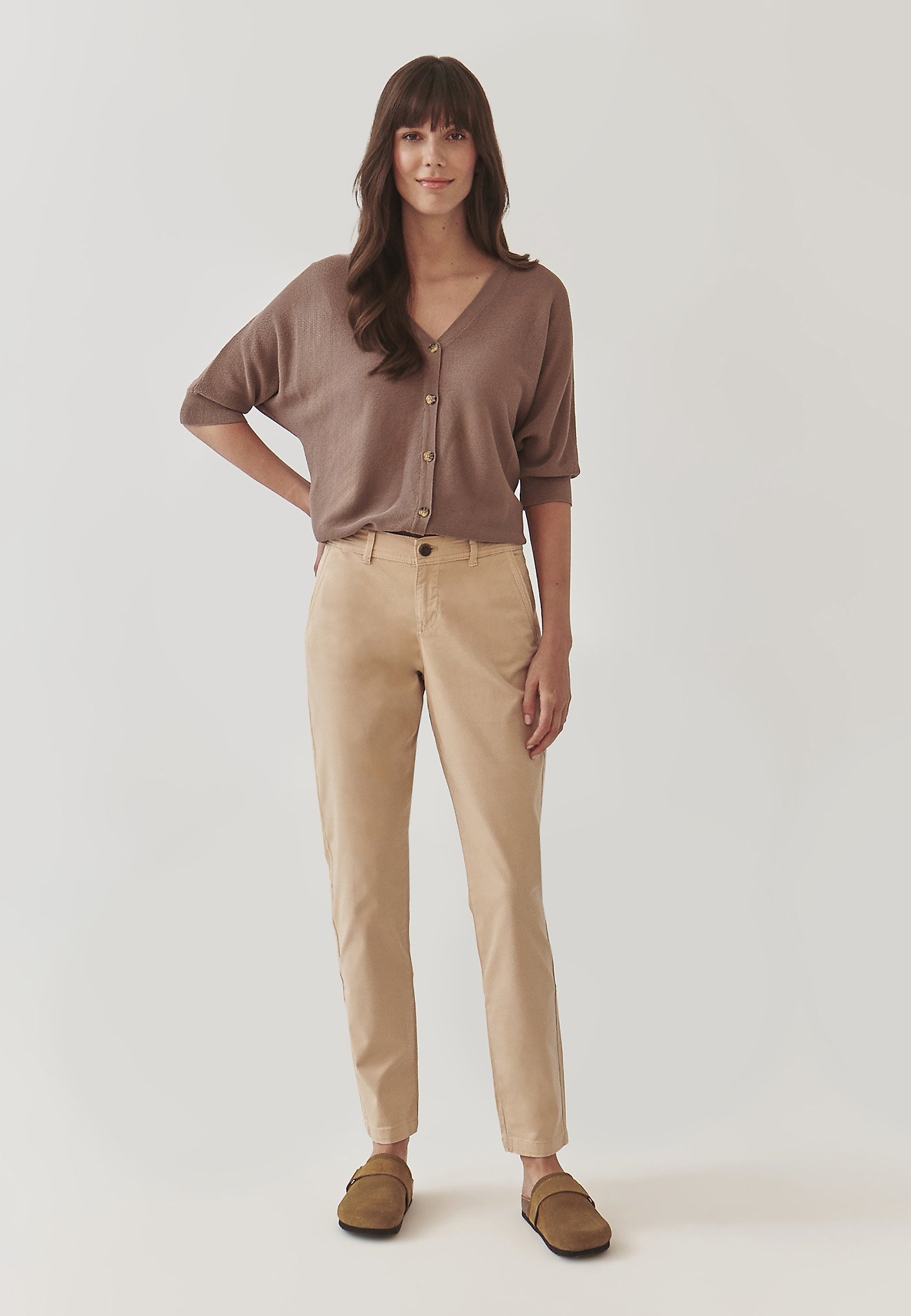 PANTALONI DE DAMĂ, DIN ȚESĂTURĂ, CU BUZUNARE DECORATIVE - HINO PANTALONI DE DAMĂ, DIN ȚESĂTURĂ, CU BUZUNARE DECORATIVE - HINO BEJ 96929