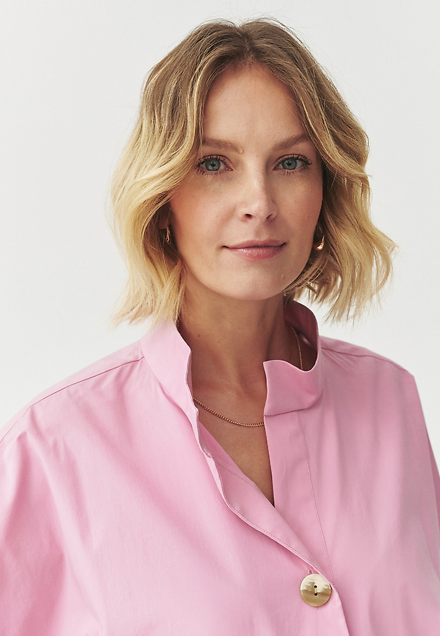PASTELNA BLUZA Z OVRATNIKOM - LOTARI PASTELNA BLUZA Z OVRATNIKOM - LOTARI ROŽNATA 9