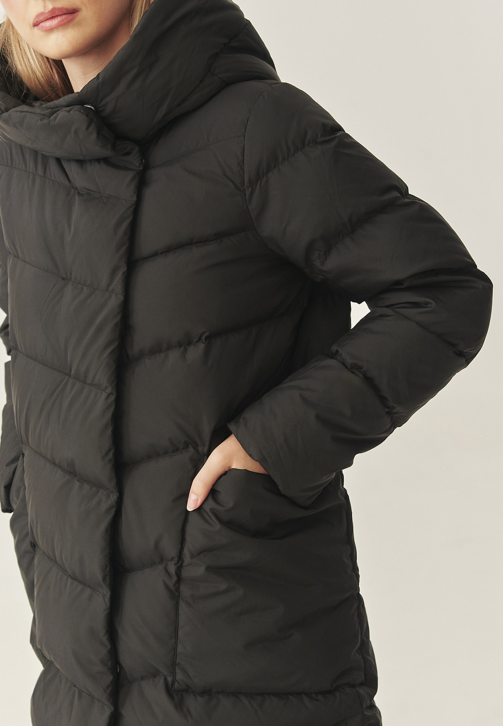 TKANINOWY PUCHOWY DAMSKI PŁASZCZ VIOLA TKANINOWY PUCHOWY DAMSKI PŁASZCZ VIOLA CZARNY 118059