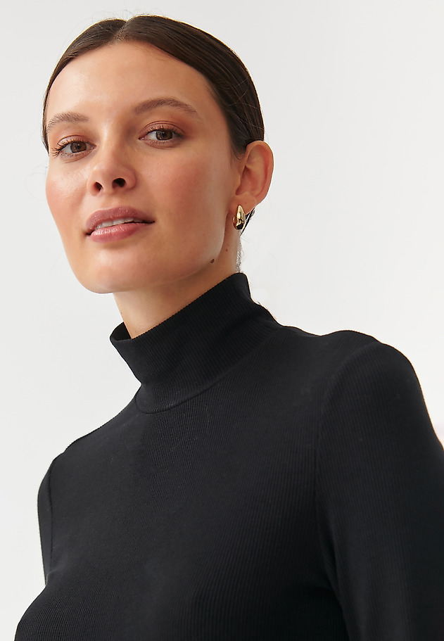 DÁMSKÁ ÚPLETOVÁ HALENKA S ROLÁKEM GOLTIKA DÁMSKÁ ÚPLETOVÁ HALENKA S ROLÁKEM GOLTIKA ČERNÁ 1