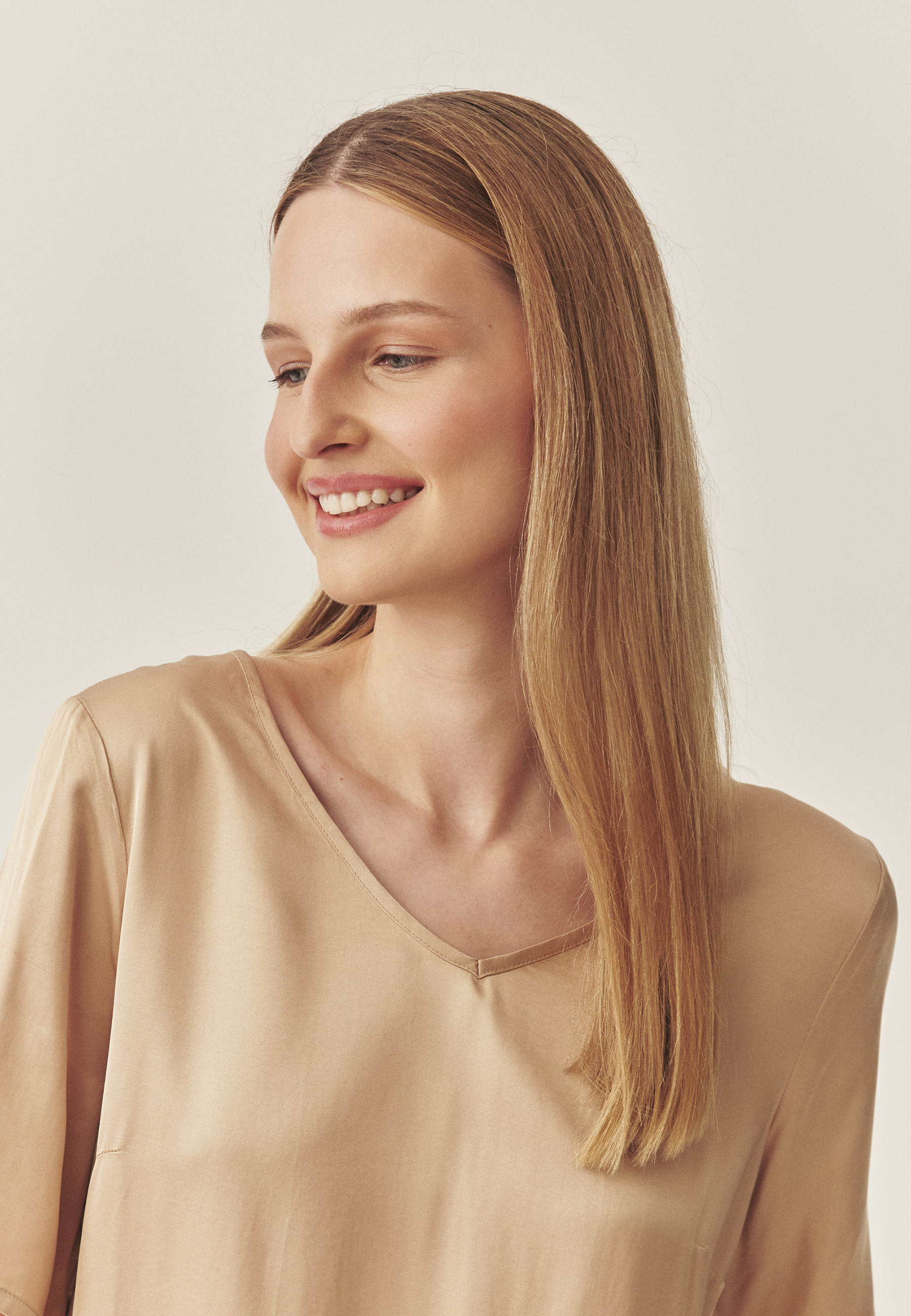 BLUZĂ DE DAMĂ, DIN SATIN, CU MÂNECI SCURTE - MEKONGA BEJ 2